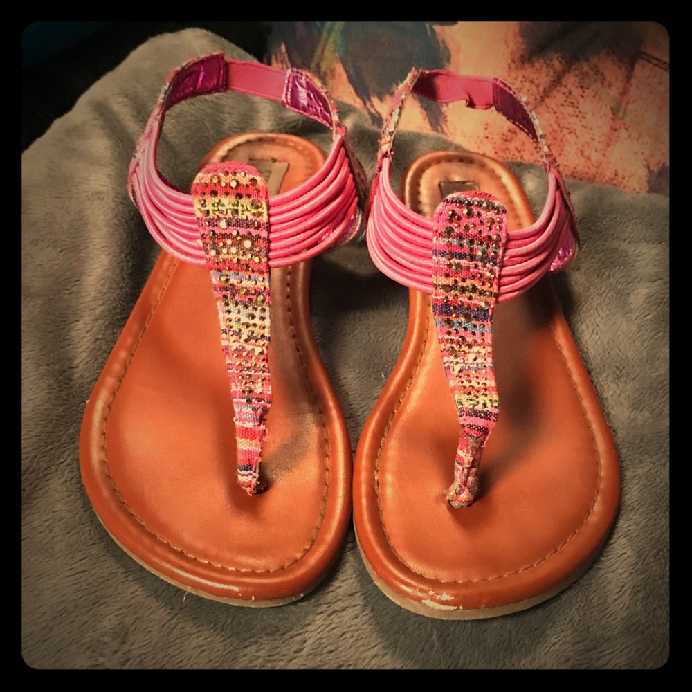 ❤️SOLD❤️Girls! Steve Madden sandals. Sz 2!